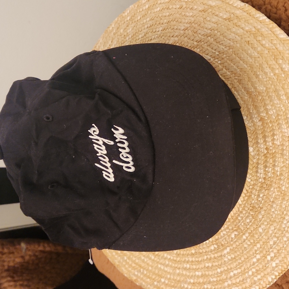 Pink hat - always down - Picture 2 of 3